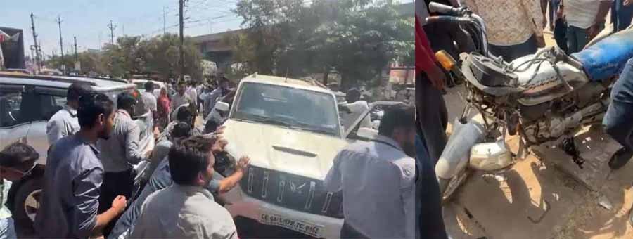 महिंद्रा शोरूम में स्कॉर्पियो निकालकर पार्किंग में खड़ी करने जा रहे ड्राइवर ने वाहनों को मारी ट