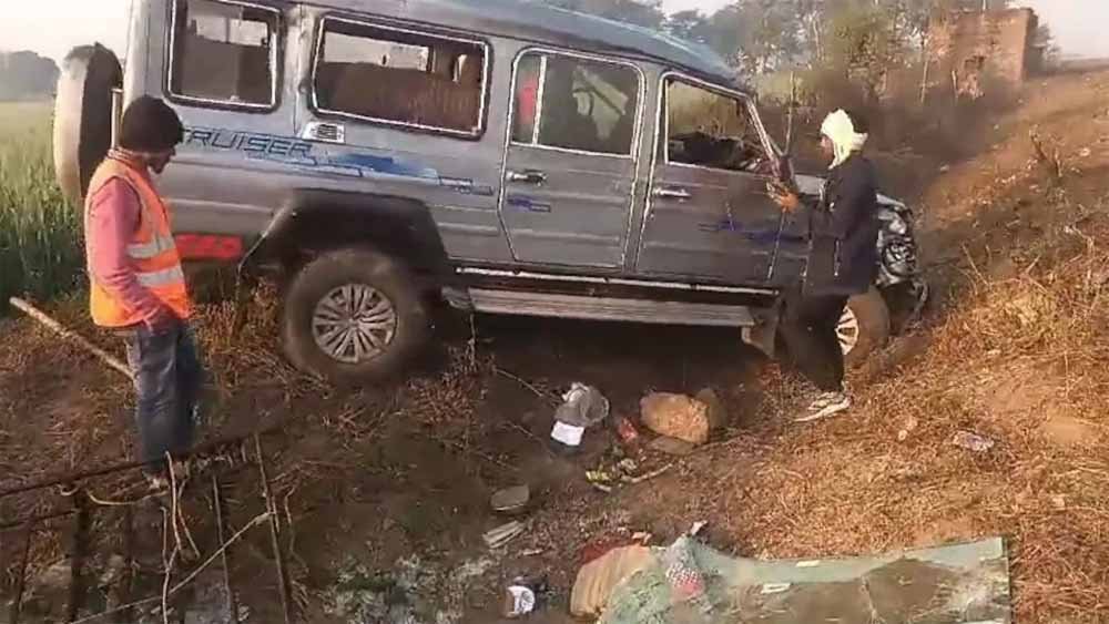 मध्य प्रदेश के मैहर जिले में प्रयागराज महाकुंभ से लौट रहे महाराष्ट्र के श्रद्धालुओं से भरी एक ज