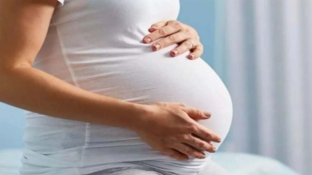 सिम्स में पेट दर्ज की समस्या के कारण भर्ती महिला को इंजेक्शन लगाते ही हुआ गर्भपात, परिजनों ने म