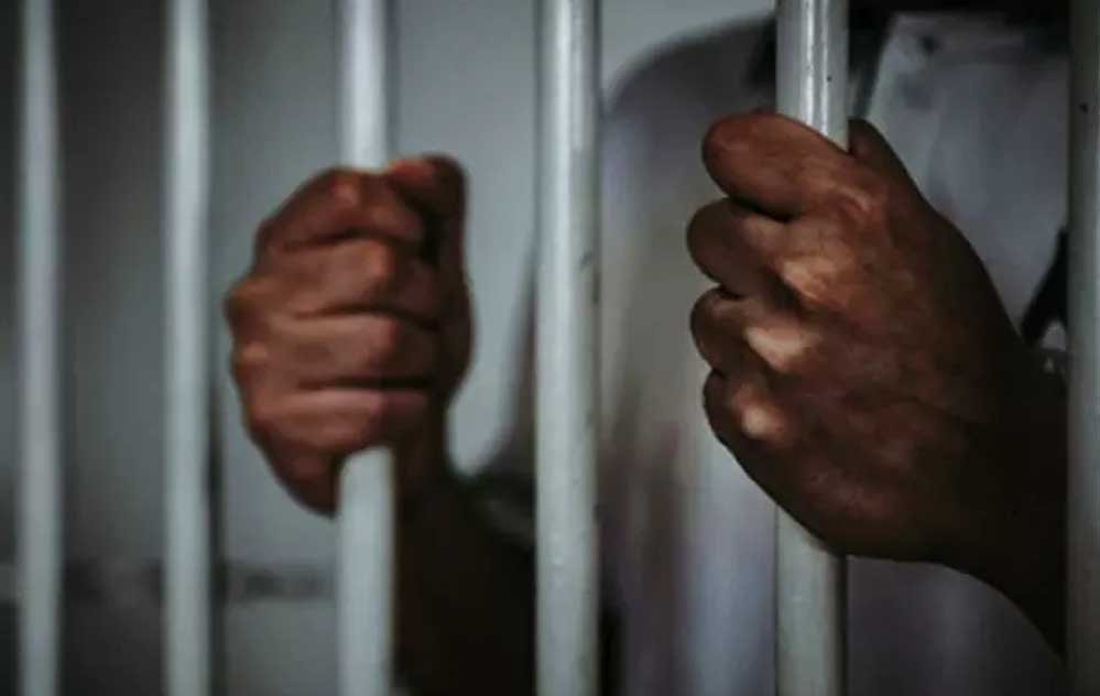मंडला में दो मजदूरों पर नक्सलियों से संबंध होने का आरोप, पुलिस ने लगाया UAPA