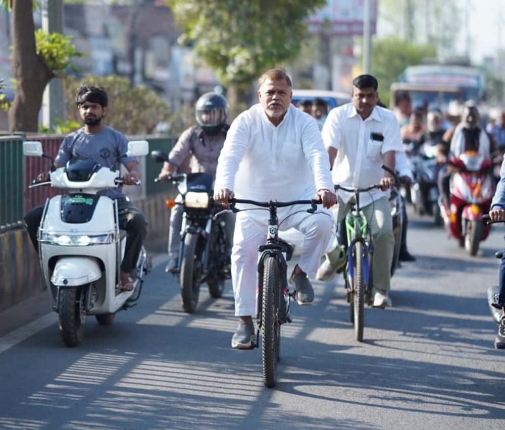 ऊर्जा मंत्री तोमर ने पर्यावरण संवारने और सेहतमंद जीवन बनाने का संदेश देने चलाई साइकिल