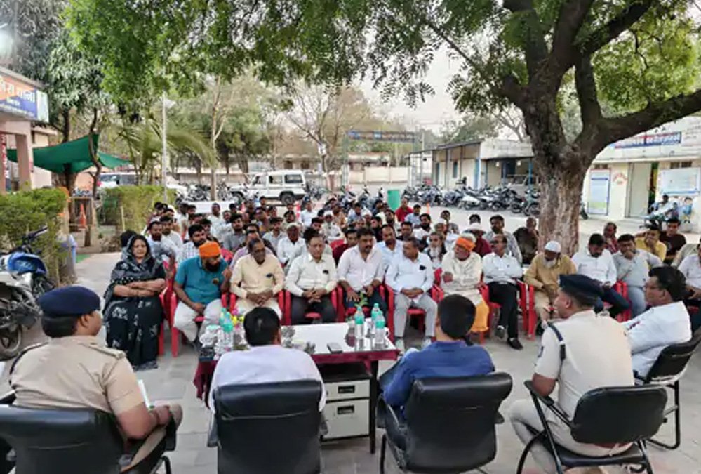 सेंधवा एसडीएम आशीष कुमार ने कहा एसडीएम होने के नाते कॉनून व्यवस्था को बनाए रखना हमारा कर्तव्य, 
