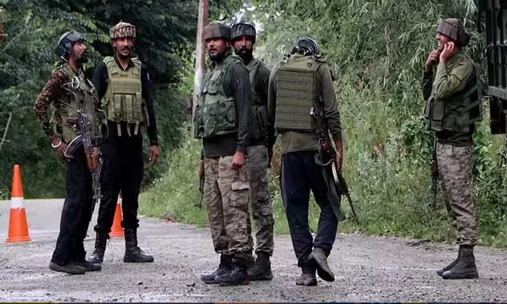 कुलनार में सुरक्षाबलों और आतंकियों में मुठभेड़, तलाशी अभियान जारी, दो सुरक्षाकर्मी घायल