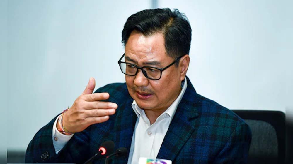 वक्फ कानून को लेकर मंत्री किरेन रिजिजू ने मुंबई में मुस्लिम समुदाय के लोगों से मुलाकात की