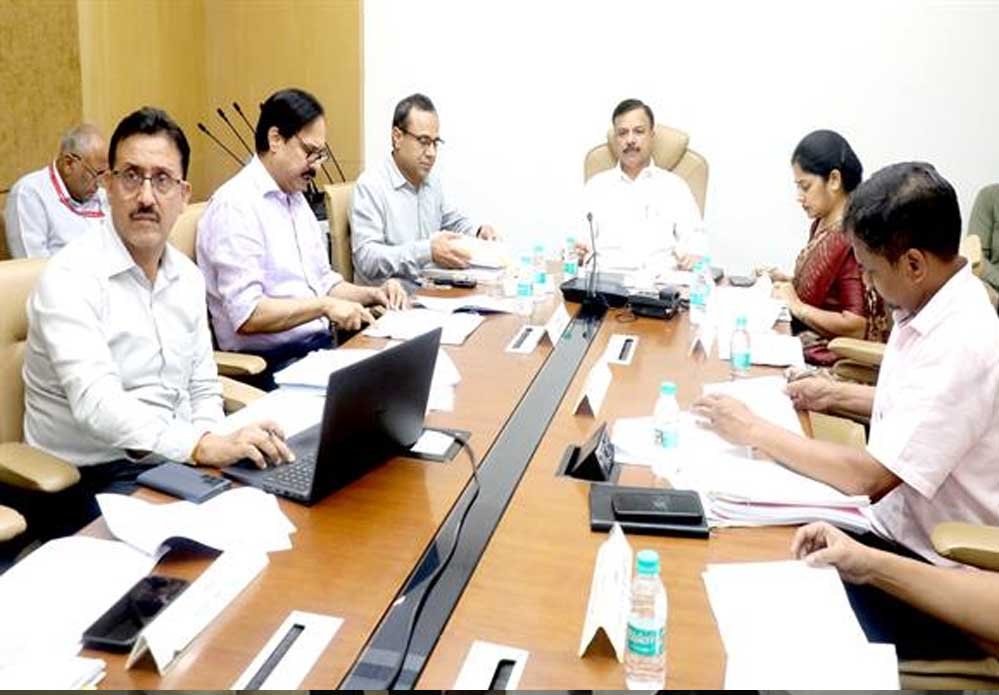 स्कूल शिक्षा मंत्री सिंह की अध्यक्षता में हुई गवर्निंग बॉडी की बैठक, बच्चों को गुणवत्तापूर्ण पु