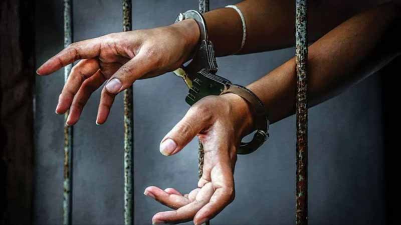 सोशल मीडिया पर युवतियों से दोस्ती कर उन्हें ब्लैकमेल करने वाला आरोपी गिरफ्तार