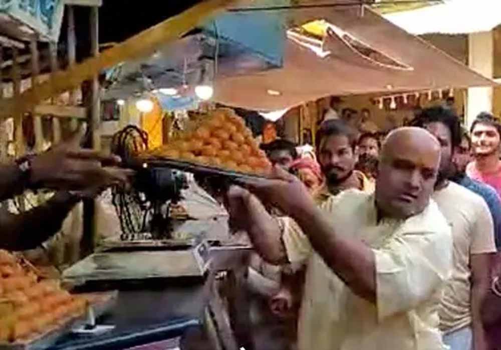 अयोध्या में अब नागा साधु करेंगे छापे! दुकानों की निगरानी के लिए अखाड़ा ने उठाया बड़ा कदम