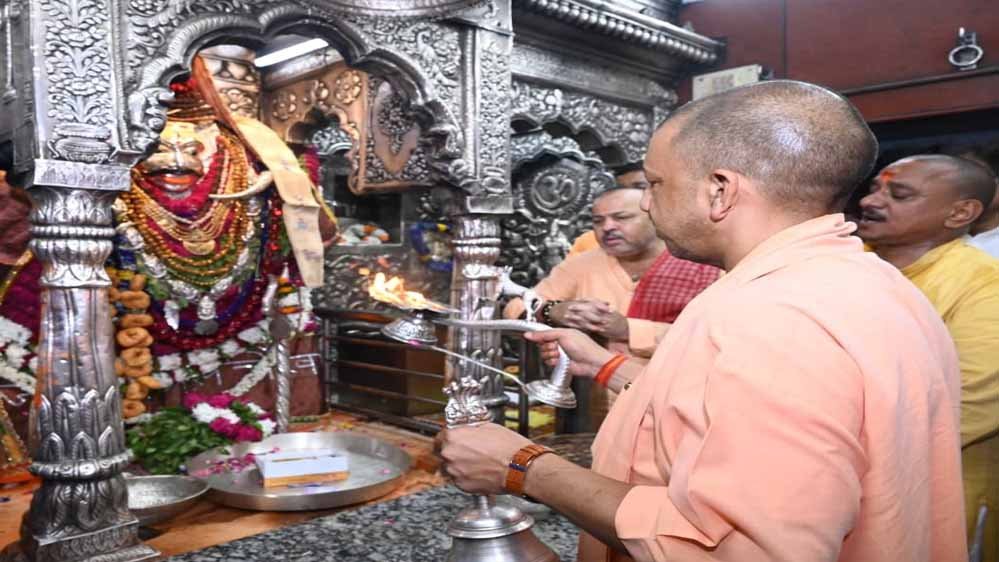 श्रीकाशी विश्वनाथ मंदिर में मुख्यमंत्री ने किया षोडशोपचार विधि से पूजन-अर्चन