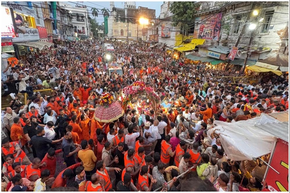 उज्जैन में आस्था का सैलाब: महाकाल की सवारी में उमड़े भक्त, रामघाट पर विशेष पूजन