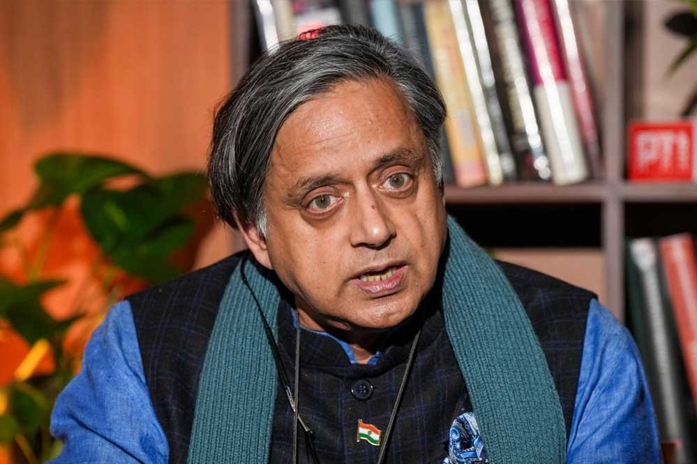शशि थरूर ने उपराष्ट्रपति पद को लेकर विपक्ष पर कसा तंज, बोले- कोई मुकाबला नहीं