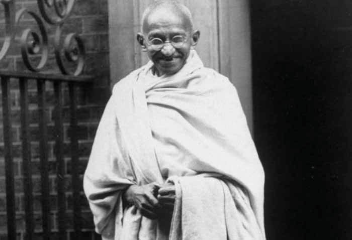 पागल कुत्तों की हत्या पर महात्मा गांधी का रुख, ऐतराज पर दिया था ये जवाब