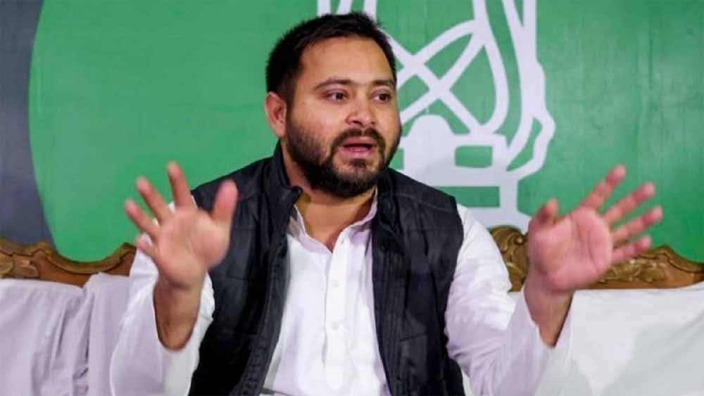 'देश का नुकसान करा रहे हैं ये लोग' - अमेरिका के टैरिफ पर बोले तेजस्वी