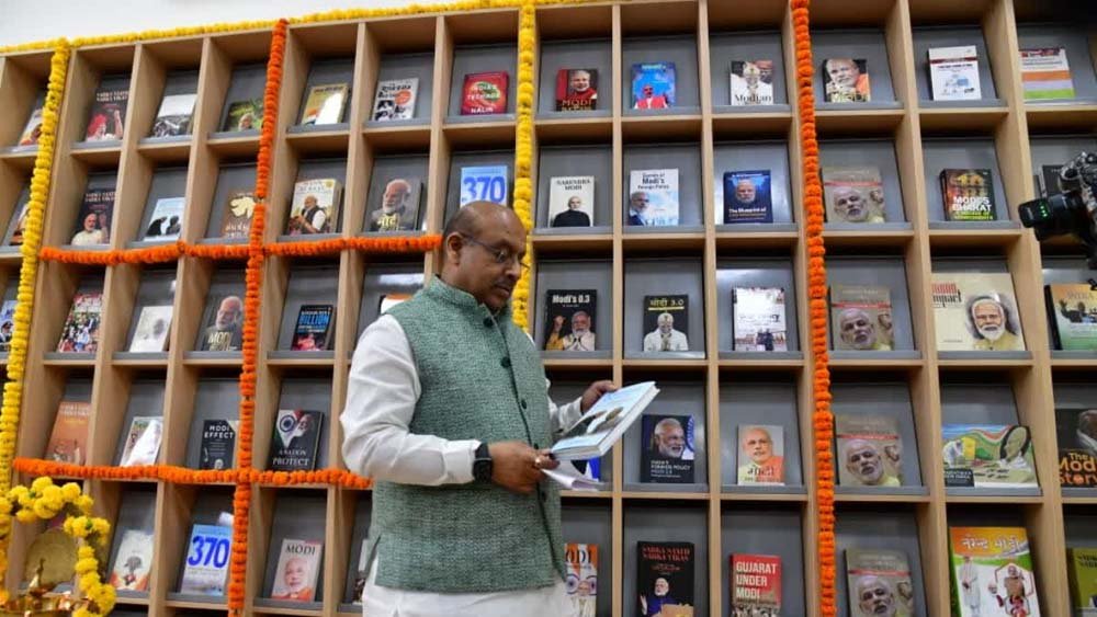 पीएम पर केंद्रित विशेष गैलरी: दिल्ली विधानसभा में विभिन्न भाषाओं की किताबों का संग्राहलय