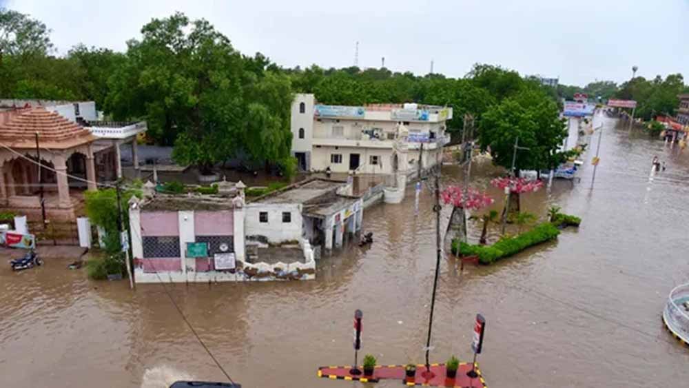 मानसून की कमी ने बढ़ाई परेशानी, राजस्थान के लोग राहत की राह देख रहे
