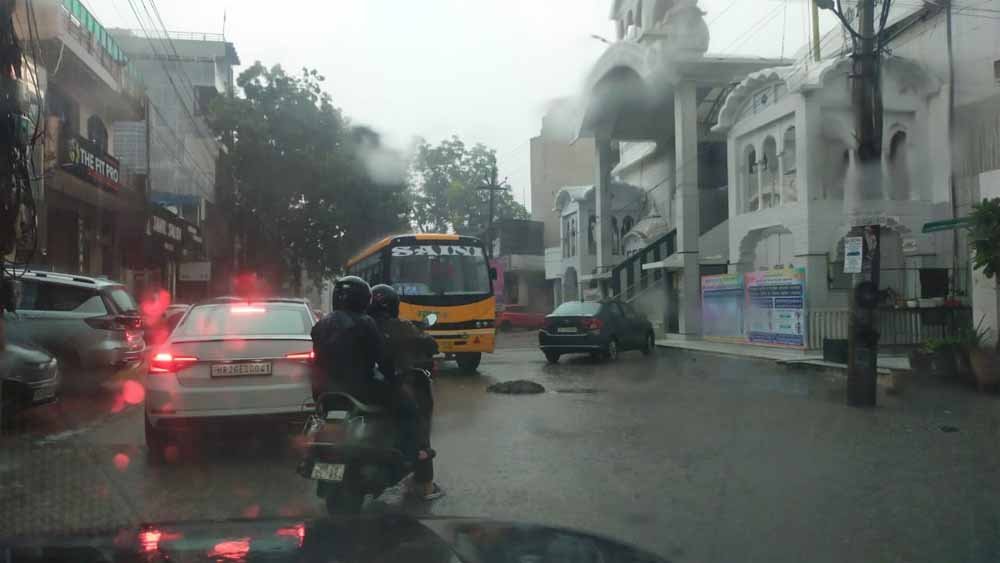 दिल्ली-जयपुर हाईवे पर जलभराव, NCR में बारिश की चेतावनी जारी