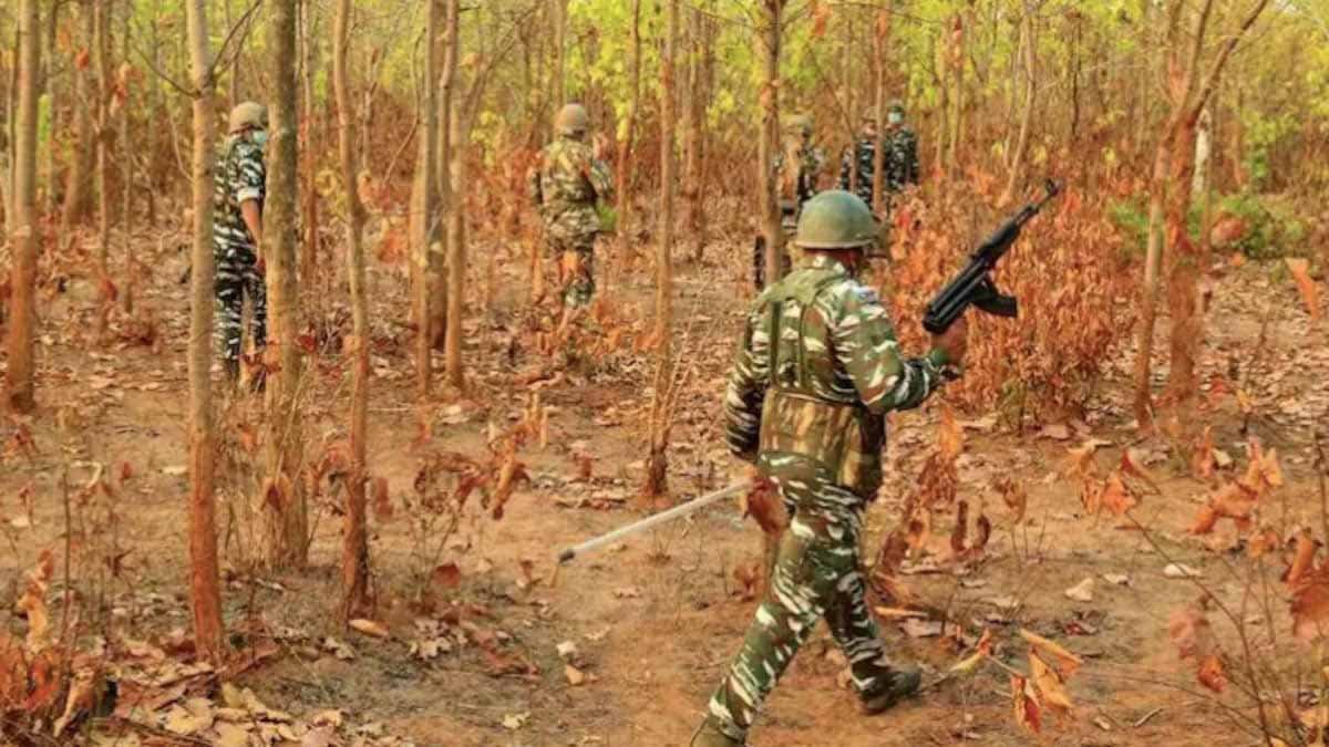 शहीद हुए 2 जवान, झारखंड पुलिस ने कड़ा कदम उठाया, 6 माओवादियों के खिलाफ कार्रवाई