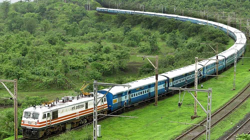 त्योहार पर बिहार जाना हुआ आसान: रेलवे की स्पेशल ट्रेनों से छठ–दीवाली पर मिलेगी सुविधा