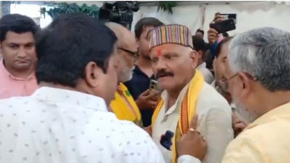 खून हम जलाएं, टिकट दूसरे को!—नाम सामने आते ही जन सुराज कार्यालय में हंगामा