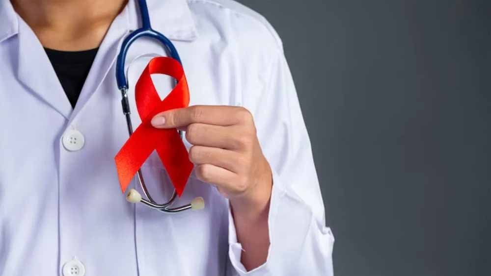 डॉक्टर ने बताए कैंसर के 6 संकेत, जिन्हें अधिकतर लोग करते हैं अनदेखा