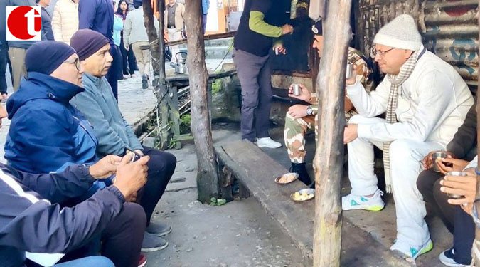 उत्तराखंड: मुख्यमंत्री पुष्कर सिंह धामी ने आईटीबीपी जवानों और स्थानीय लोगों के साथ उठाया चाय का