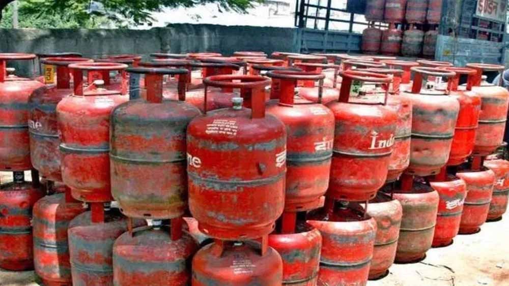ग्राहकों के लिए दिवाली स्पेशल: मुफ्त में घर ले जाएँ LPG सिलेंडर
