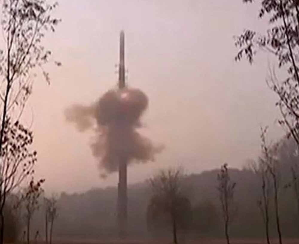 APEC से पहले North Korea ने दागी बैलिस्टिक मिसाइलें, ट्रंप दौरे पर सस्पेंस बढ़ा