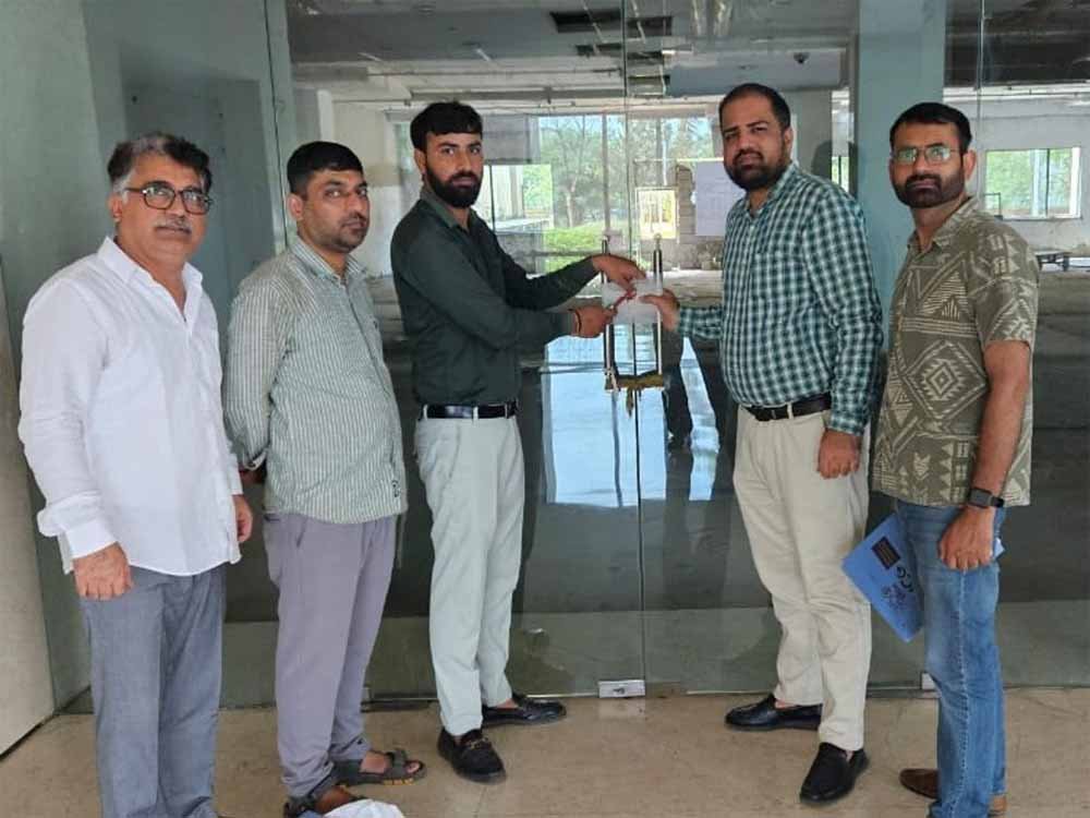करोड़ों का टैक्स नहीं चुकाया तो निगम का डंडा चला, गुरुग्राम में कई इमारतें सील