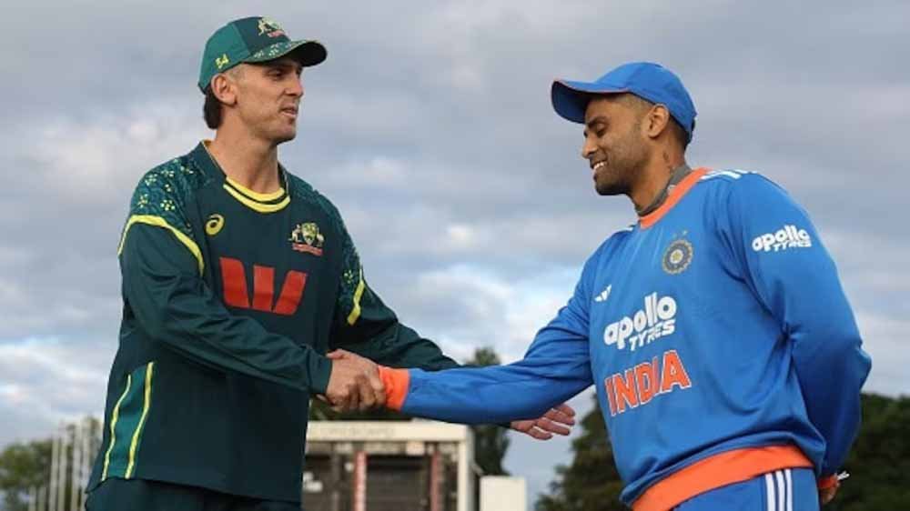 IND vs AUS मेलबर्न T20: कंगारुओं ने गेंदबाजी चुनी, जानें कौन उतरा है टीम इंडिया की प्लेइंग 11 म