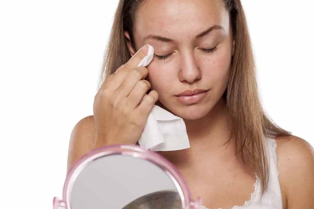 सुंदरता के लिए कैसे करें बेबी वाइप्स का उपयोग