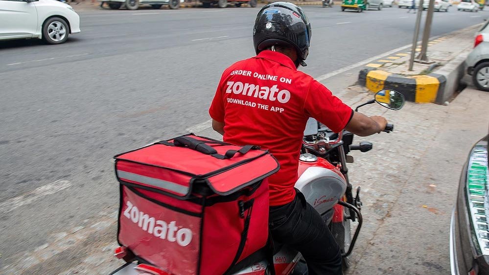 ग्राहकों के फोन नंबर रेस्टोरेंट को देगा Zomato, नई डेटा शेयरिंग पॉलिसी पर विवाद