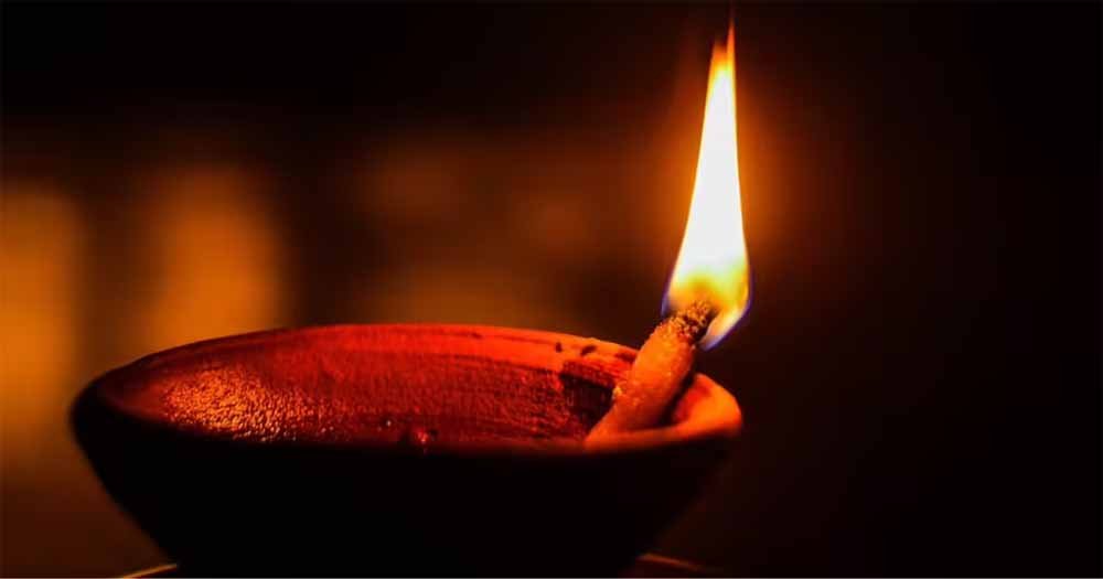 रोज शाम को दीपक जलाने से बढ़ेगी धन और खुशहाली – जानिए सही जगहें