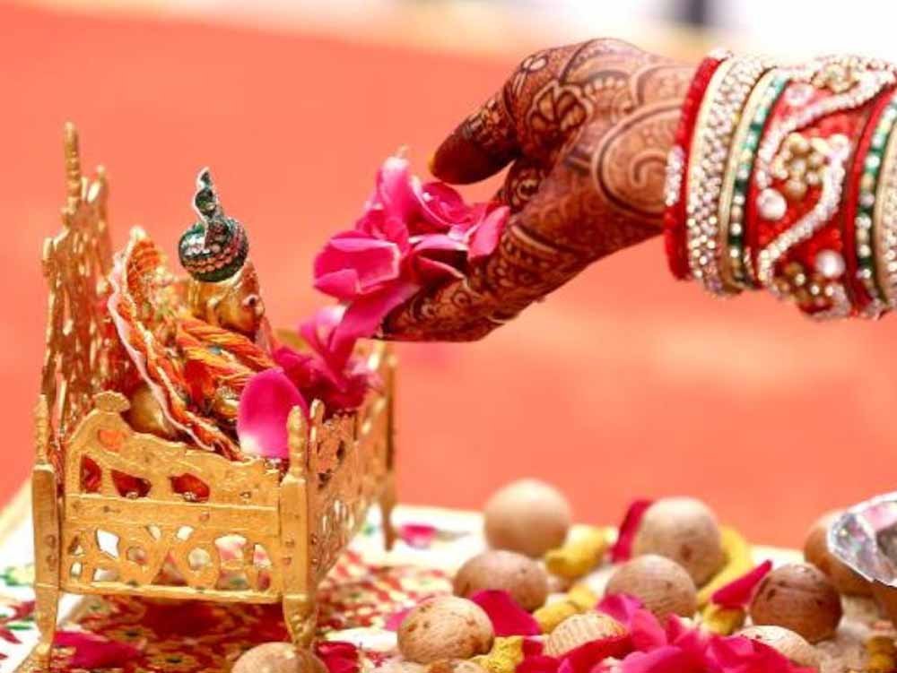 मार्गशीर्ष में क्यों की जाती है श्रीकृष्ण की शंख और तुलसी से पूजा — जानें धार्मिक महत्व और विधि