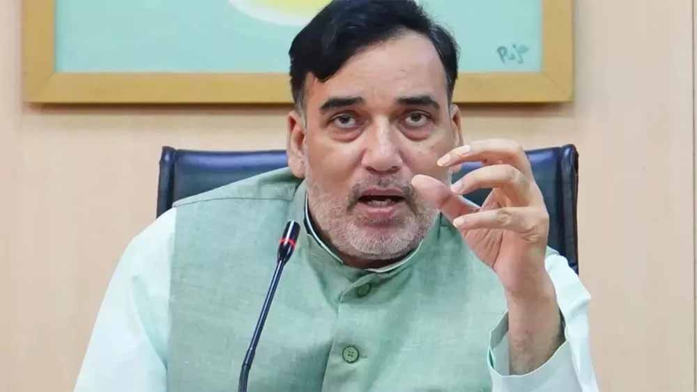 दिल्ली की हवा बदतर, फिर भी GRAP-3 क्यों हटाया? गोपाल राय ने सरकार से पूछा सवाल