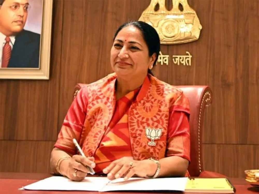 दिल्ली की झुग्गियों के लिए खुशखबरी! हर परिवार को मिलेगा पक्का घर, CM रेखा गुप्ता का वादा