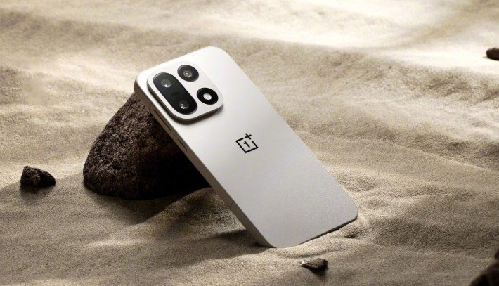 BIS सर्टिफिकेशन में दिखा OnePlus 15s, 200MP कैमरा और 7000mAh बैटरी से मचाएगा तहलका