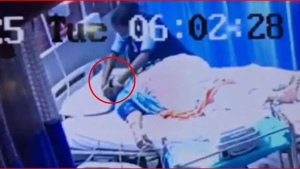 CCTV में कैद अस्पताल स्टाफ की करतूत: मृतक के गहने उड़ाए, पुलिस ने दर्ज की FIR