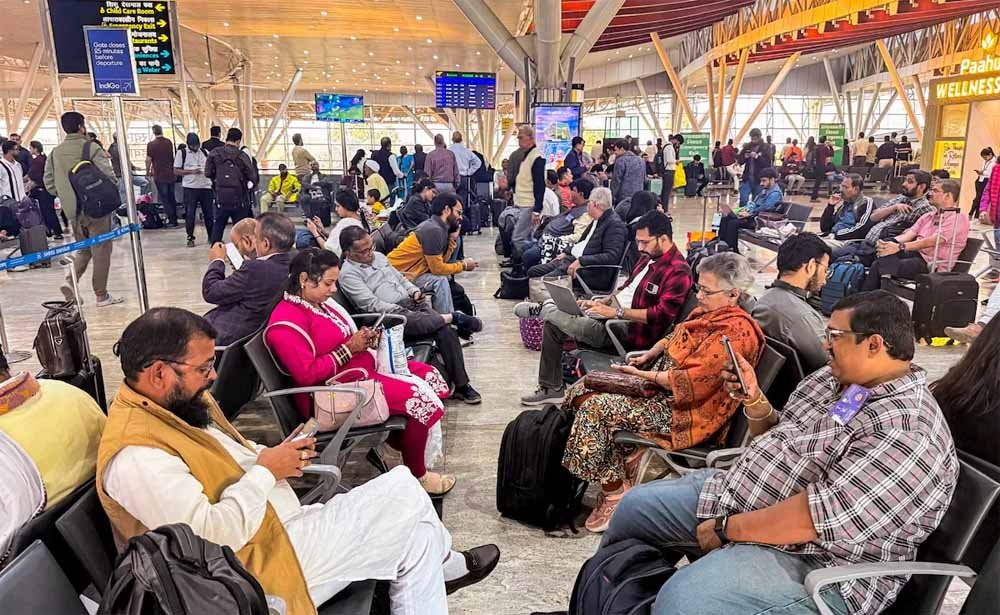 इंडिगो का बड़ा फ्लाइट कैंसिलेशन: दिल्ली से सभी उड़ानें रद्द, 550 फ्लाइट एक दिन में कैंसल