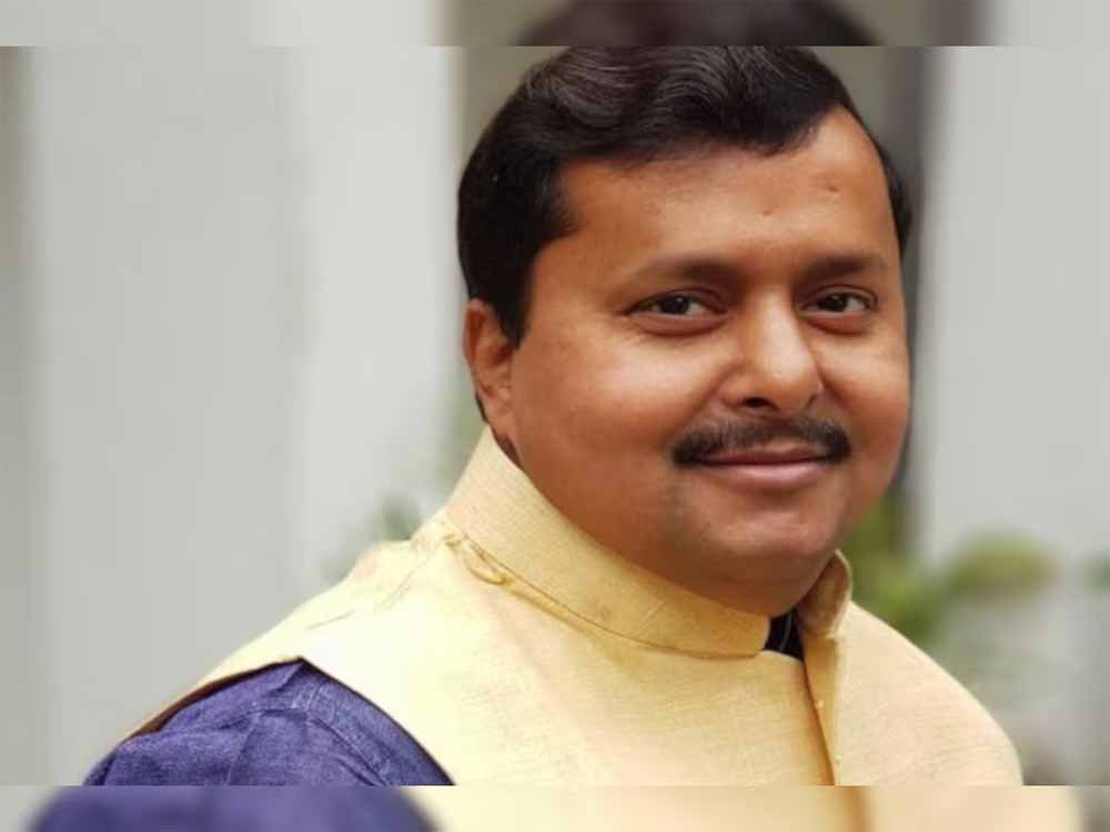 नाम कई चले, कयास कई लगे… लेकिन पटना से दिल्ली पहुंचे नवीन, बढ़ी सियासी हलचल