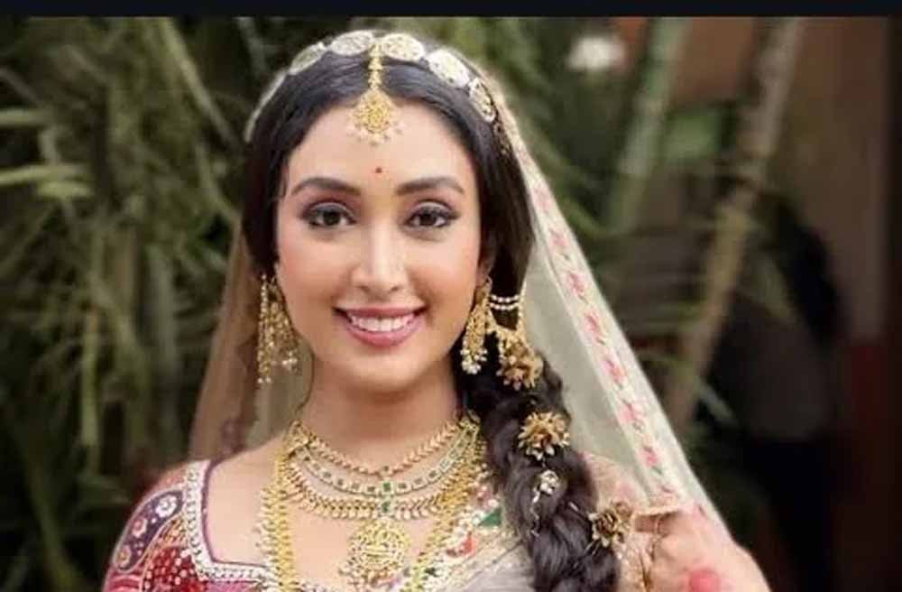 एण्डटीवी के शो ‘घरवाली पेड़वाली’ में ग्लैमरस देसी लुक्स से दर्शकों को आकर्षित कर रही हैं प्रियंव
