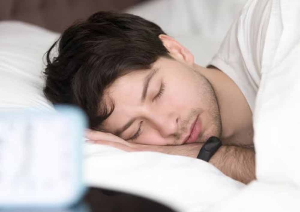 चिड़चिड़ापन और थकान से छुटकारा: गर्मियों में अच्छी नींद के लिए अपनाएँ ये एक्सपर्ट टिप्स