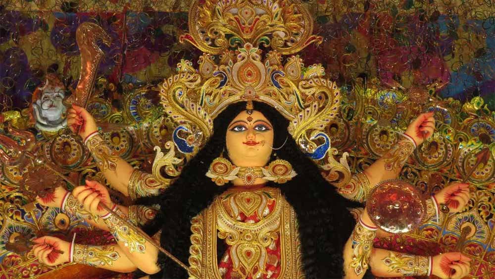 नवरात्रि से पहले कर लें ये जरूरी सफाई: इन 5 चीजों को घर में रखने से रूठ जाती हैं मां दुर्गा