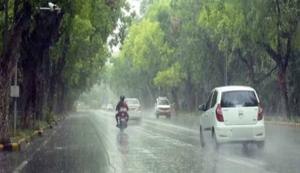 अचानक बदला मौसम: रांची में दिन में ही छाया अंधेरा, बिजली-गर्जन के साथ बारिश