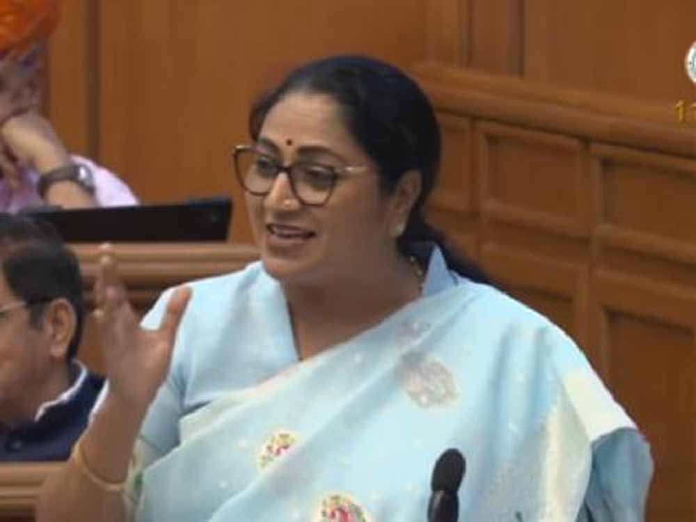 Delhi Budget Highlights: फ्री बिजली पर बड़ा ऐलान, जानिए किन योजनाओं की हुई बरसात