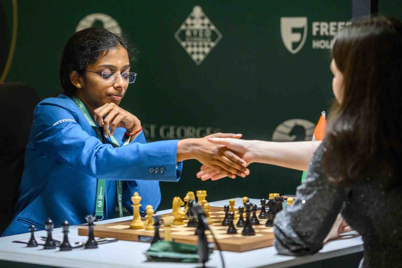 आर वैशाली ने 10वें राउंड के बाद बढ़त बनाई, वर्ल्ड टाइटल की उम्मीद मजबूत
