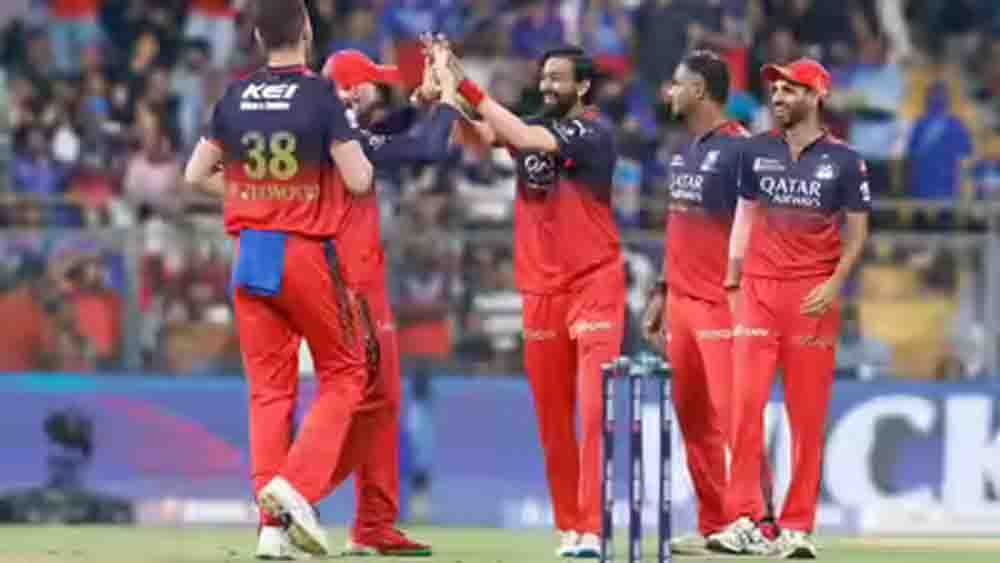 मुंबई इंडियंस और RCB के बीच कांटे की टक्कर, हेड-टू-हेड MI का पलड़ा भारी