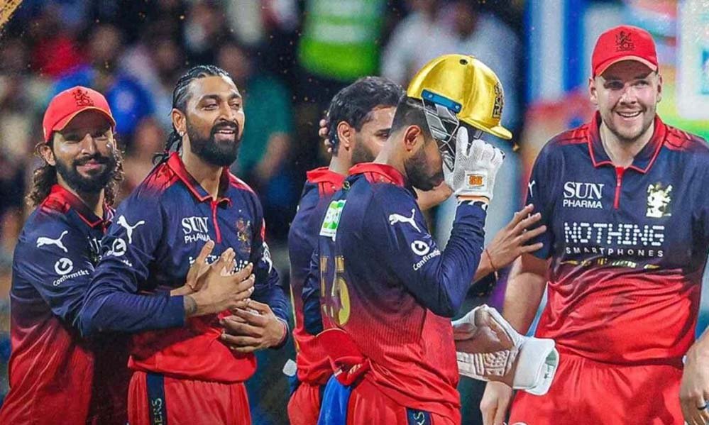 मुंबई को हराकर आरसीबी ने 18 रनों से जीती मैच, रजत की शानदार फिफ्टी