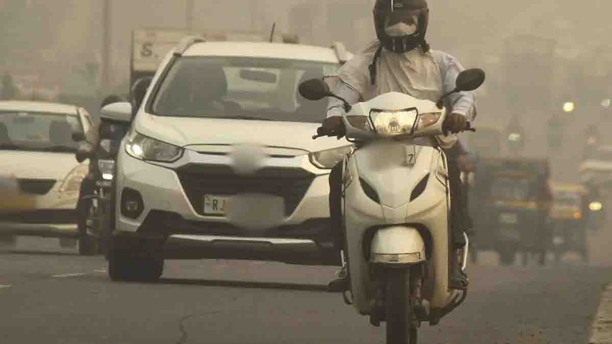 ईवी पर PUC चालान बना विवाद, पुलिस की गलती सामने आई