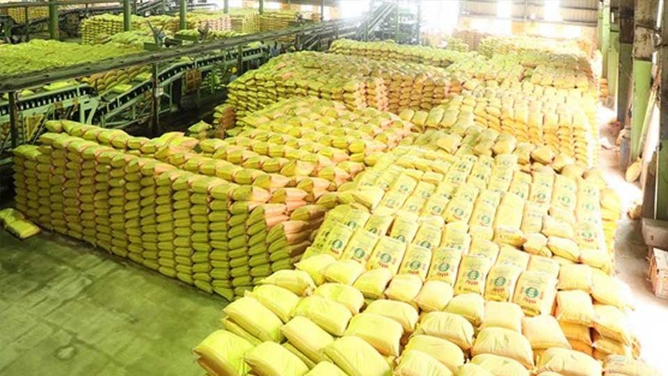यूरिया खाद पर किचकिच खत्म, 100 लाख टन के गैप को भरने के लिए नई पॉलिसी लांच