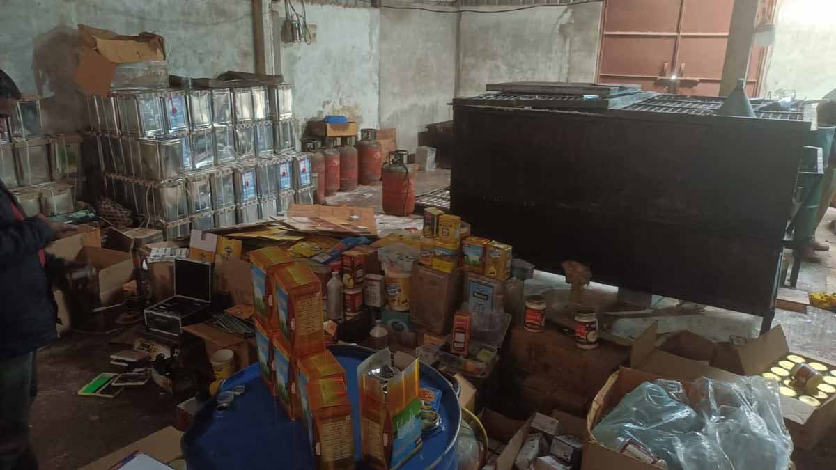 सुमेरपुर में मिलावटखोरी का भंडाफोड़, नामी ब्रांड के नाम पर नकली घी तैयार