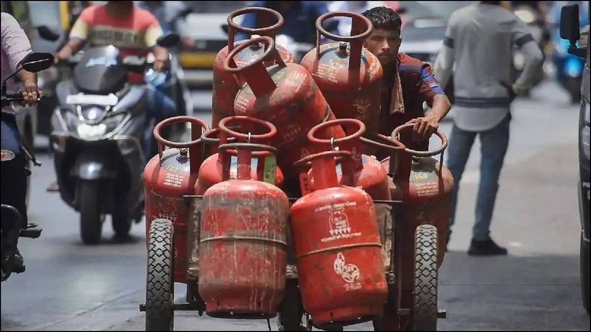 सिलेंडर की मारामारी, शादी समारोहों का मेन्यू तक घटा